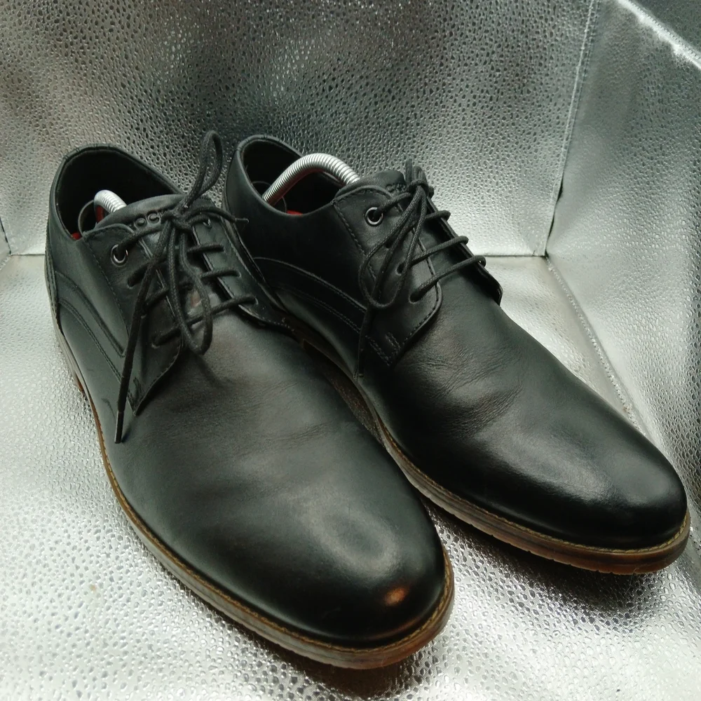 Rockport sleek black